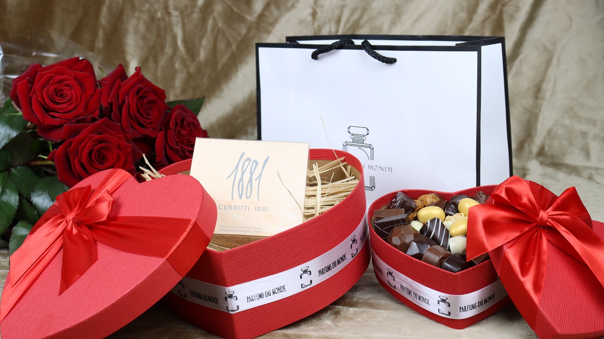cadeau Saint Valentin chocolat fleurs et parfums pour femme au Maroc 