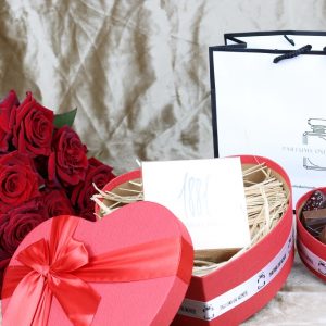 cadeau Saint Valentin chocolat fleurs et parfums pour femme au Maroc
